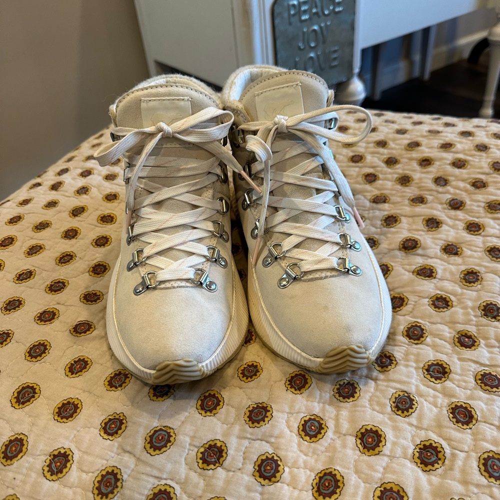 Merrell Cream Winter & Rain Boots - Picture 4 of 9